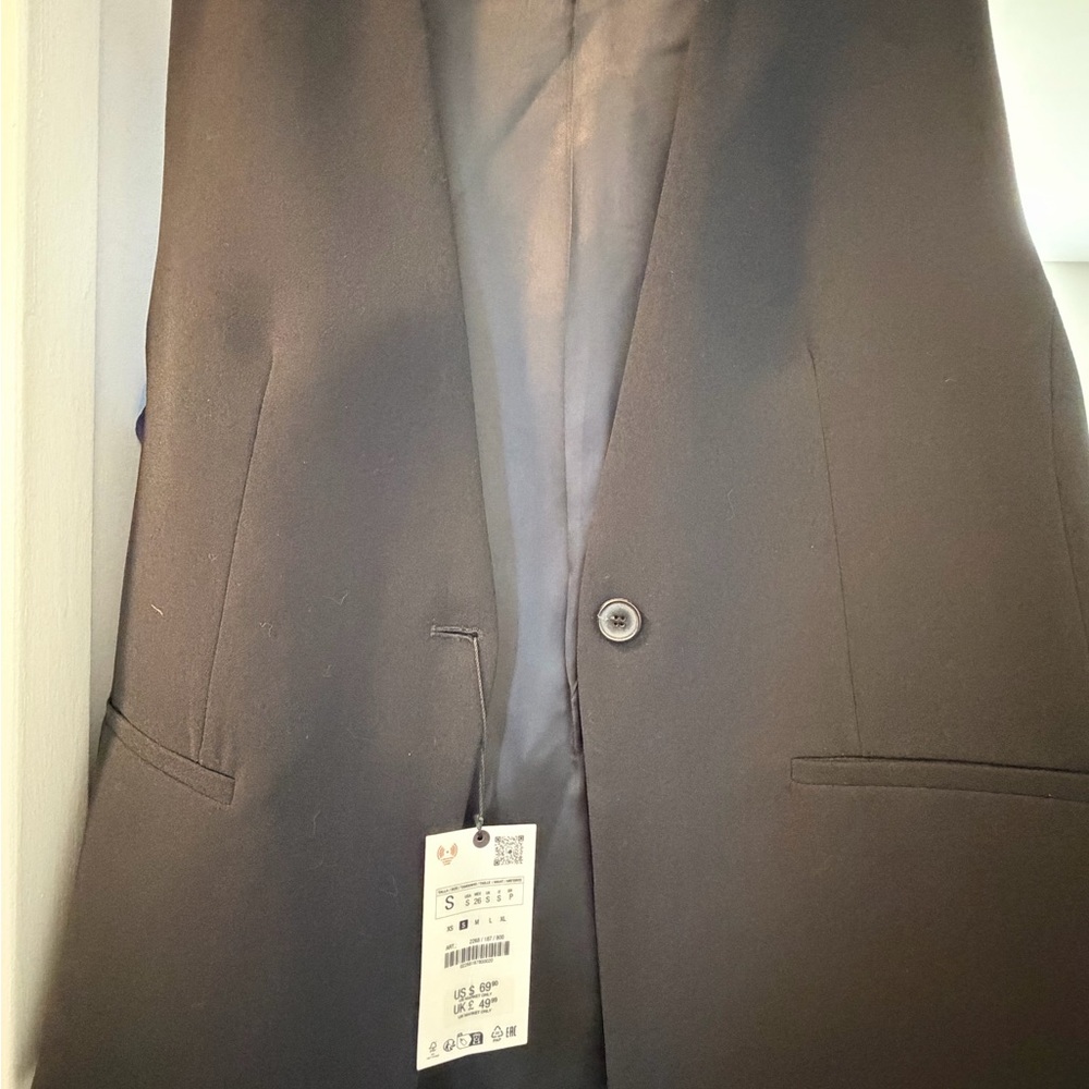Women’s Black Single-Breasted Blazer Sleeveless